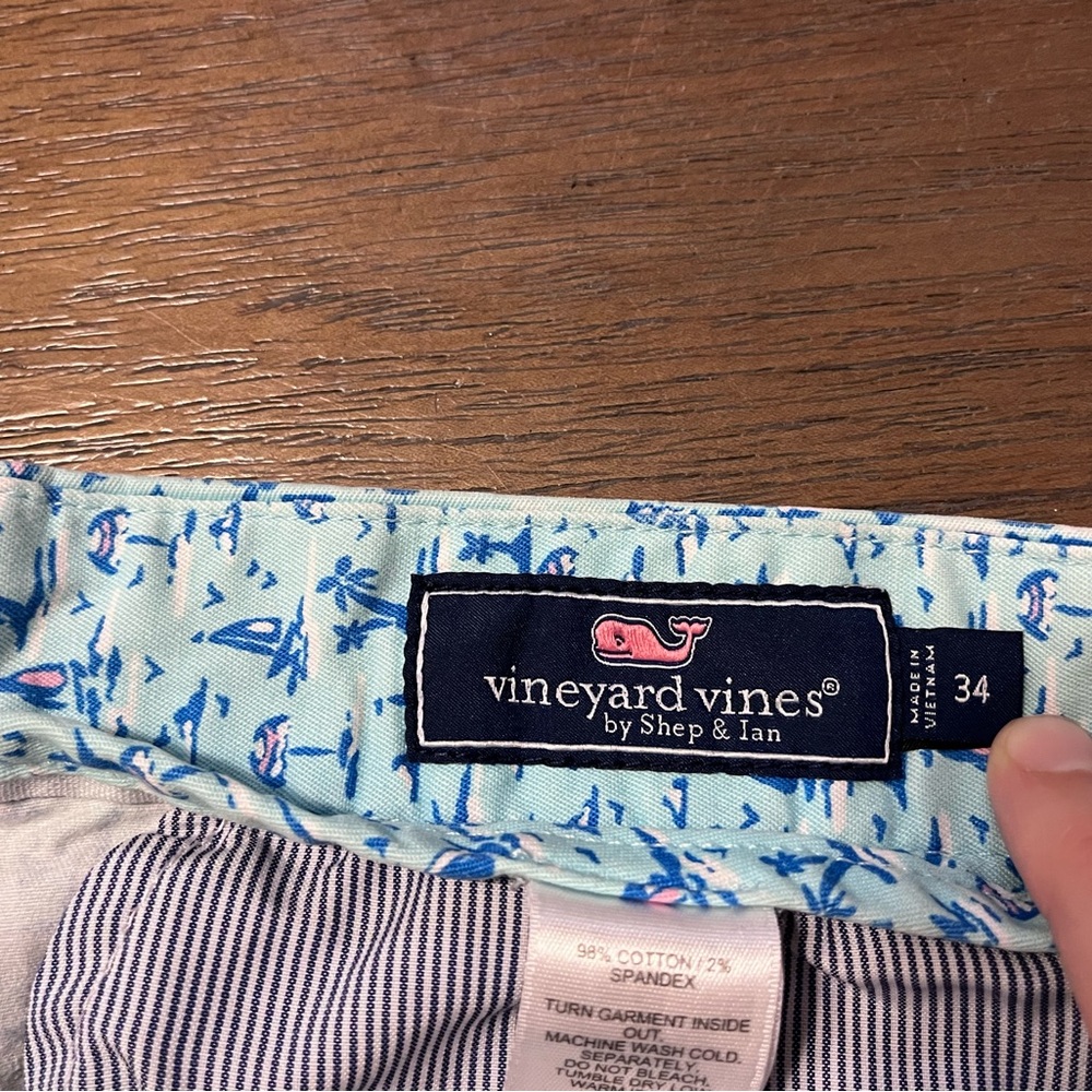 Vineyard Vines Breaker Shorts Sailboats and Palm Trees Mens size 34 - Picture 2 of 5